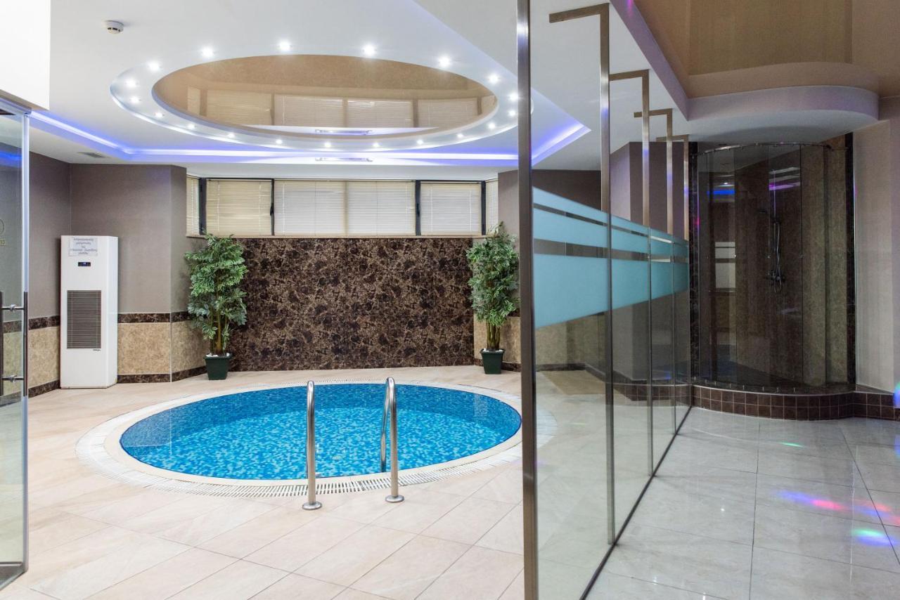 Avan Plaza Hotel Єреван Екстер'єр фото