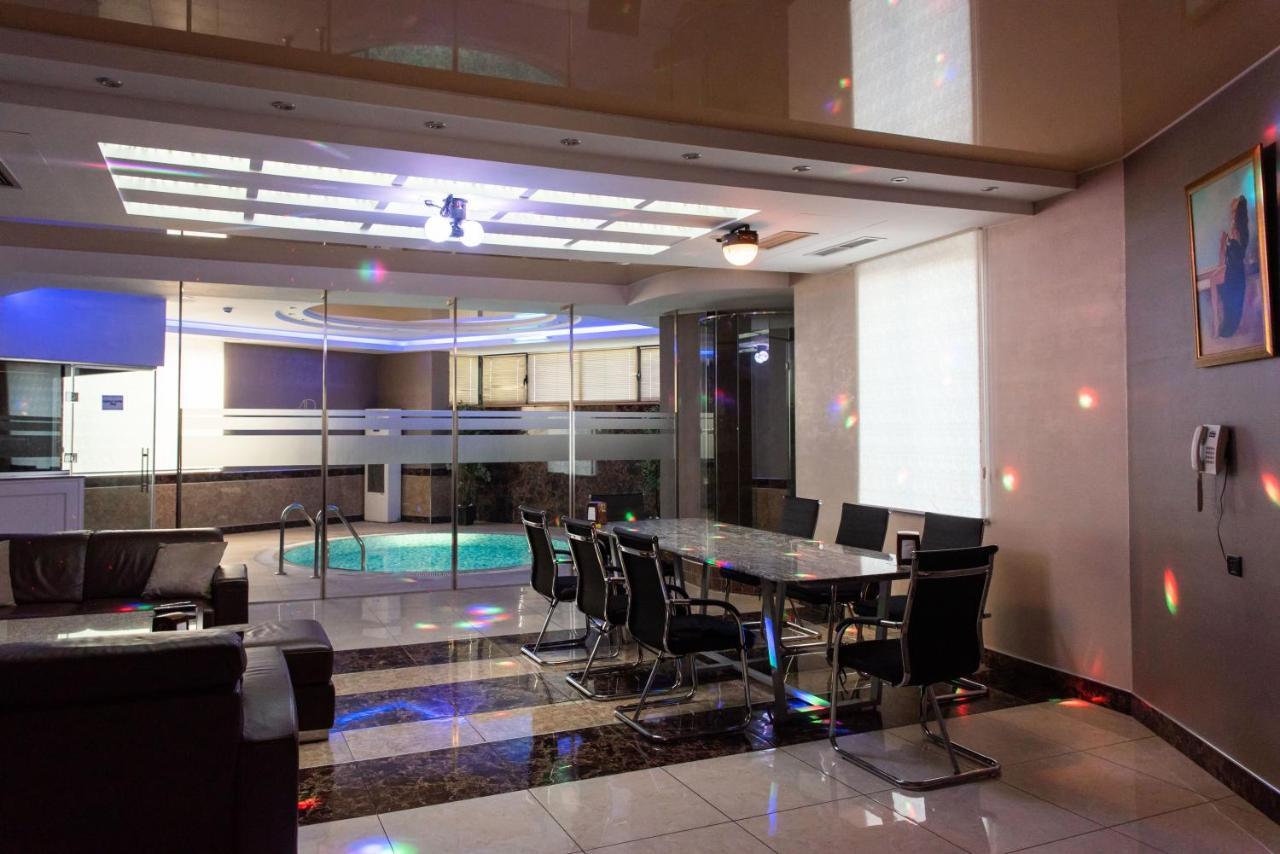 Avan Plaza Hotel Єреван Екстер'єр фото