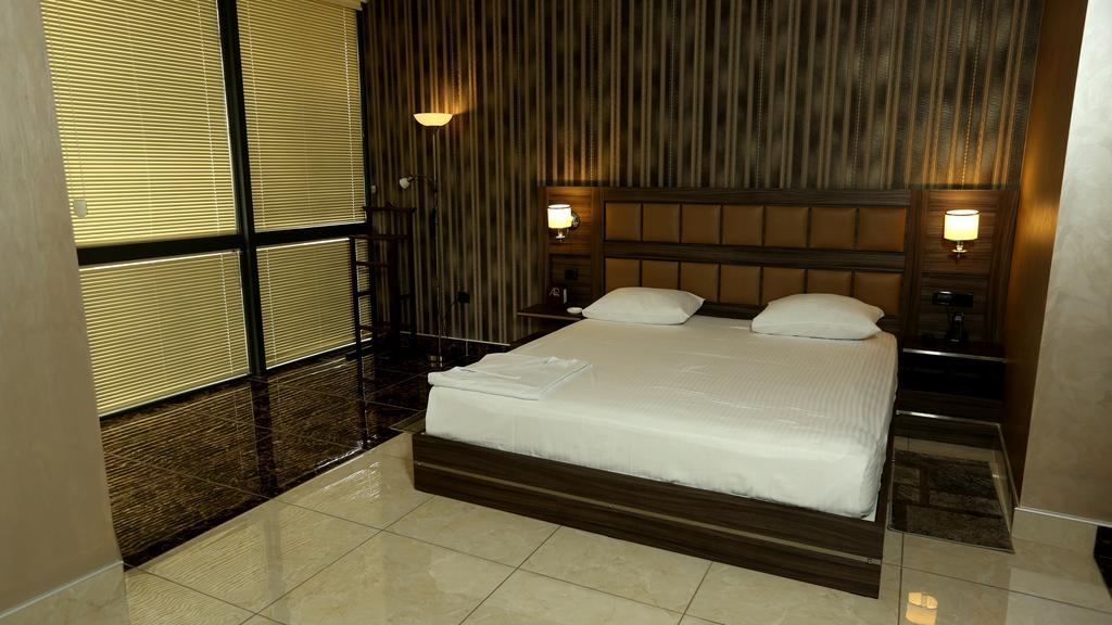 Avan Plaza Hotel Єреван Екстер'єр фото