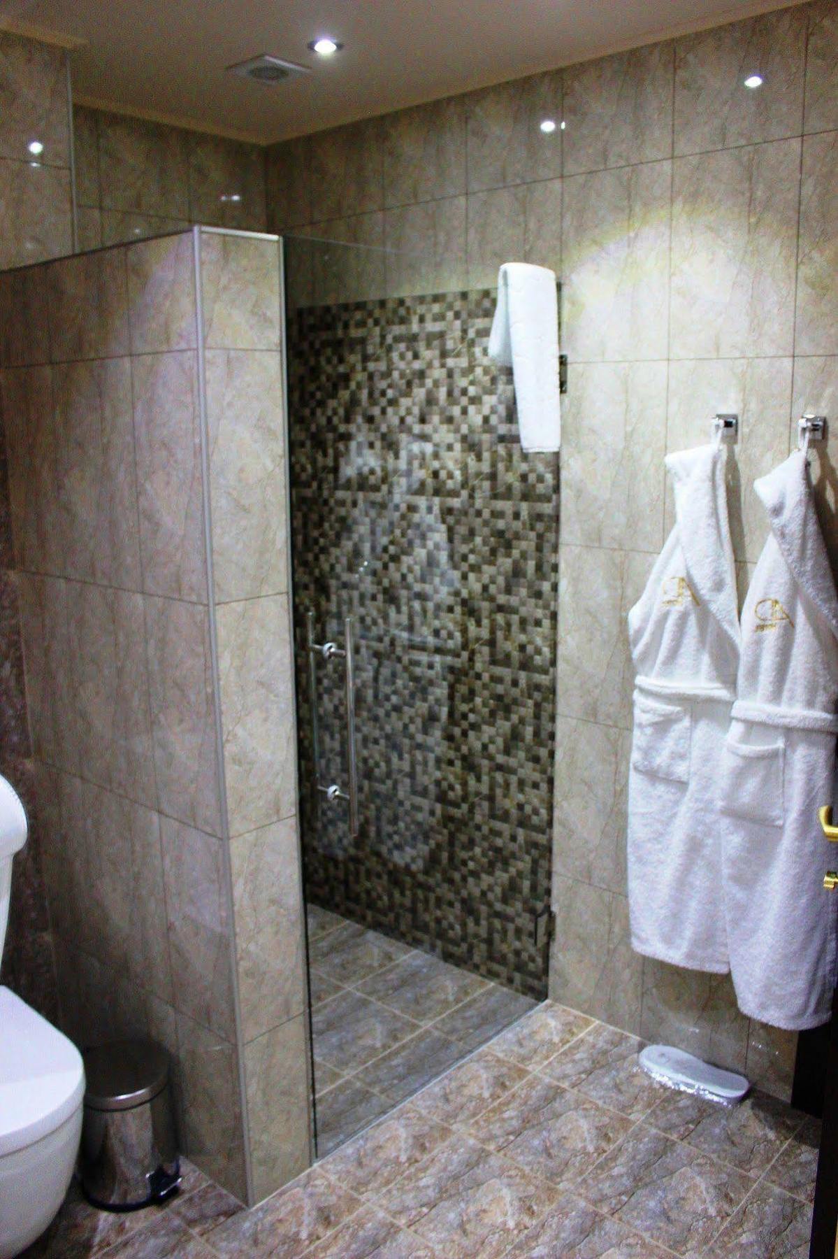 Avan Plaza Hotel Єреван Екстер'єр фото